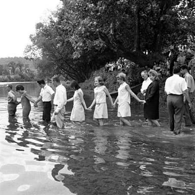 Down To The River To Pray